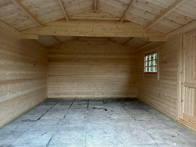 Woodlands Warwick Garage in 44mm Logs